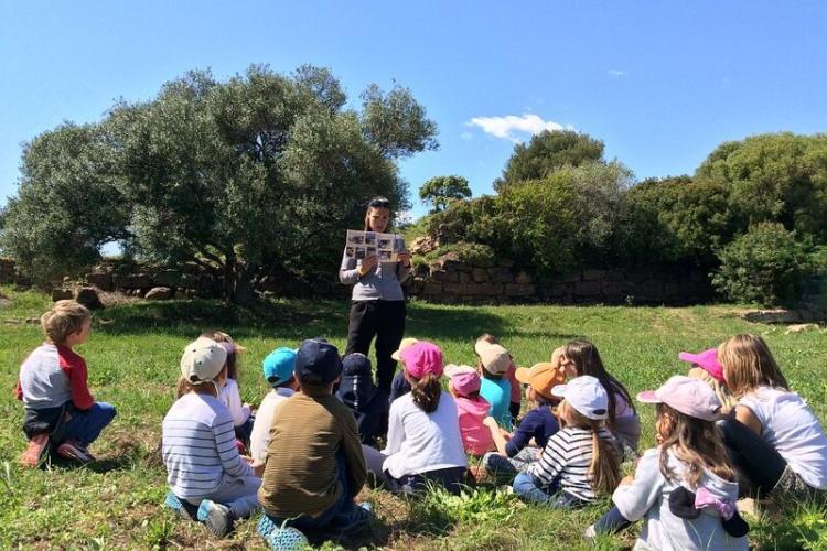 Visite guidée spéciale enfant Hyères almanarre site archéologique