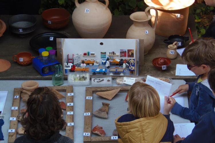Visite guidée spéciale enfant Hyères almanarre site archéologique