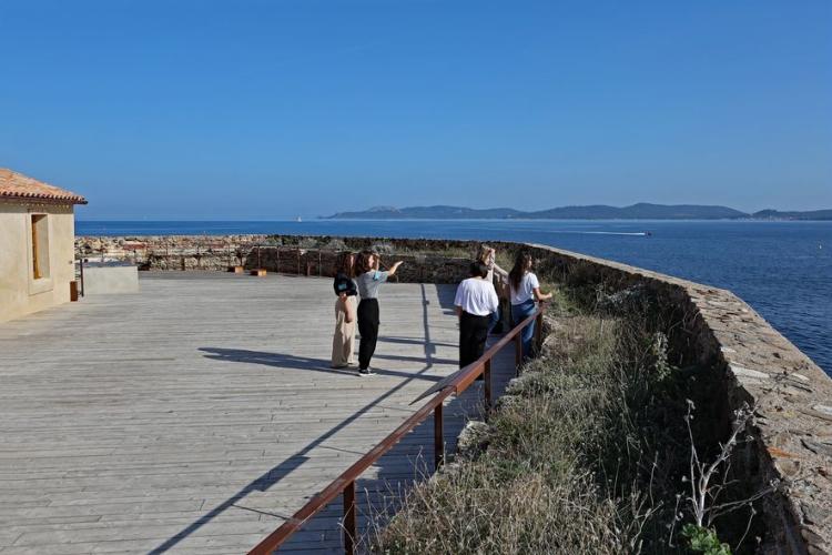 Image - Sur la terrasse du Fort du Pradeau